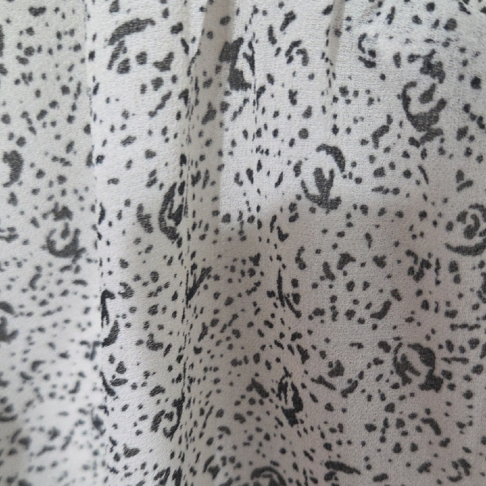 Universal Thread Gray Ruffled Blouse With Peter P… - image 4